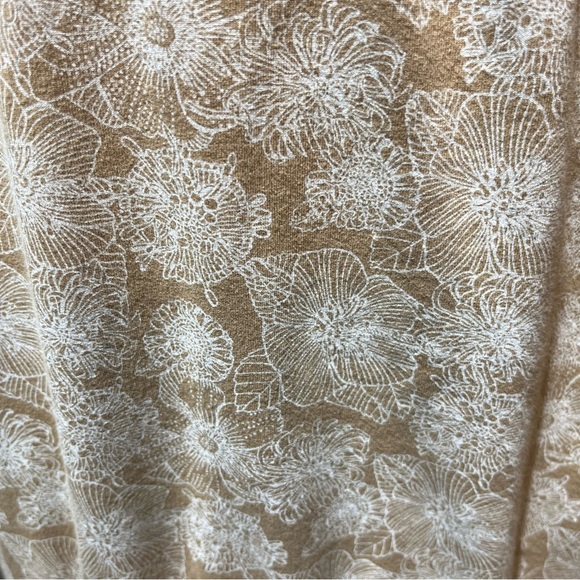 3/$30 Liz Claiborne halter top S - Picture 5 of 10